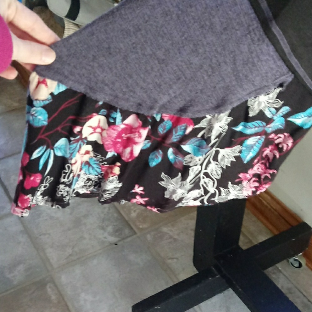Beautiful bell sleeve - Picture 3 of 3
